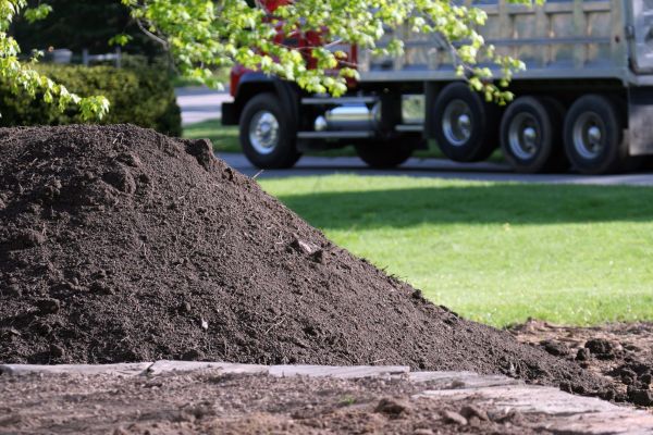 Yard Dirt Delivery in Bloomington