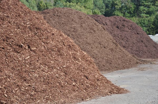Brown Mulch Delivery in Bloomington