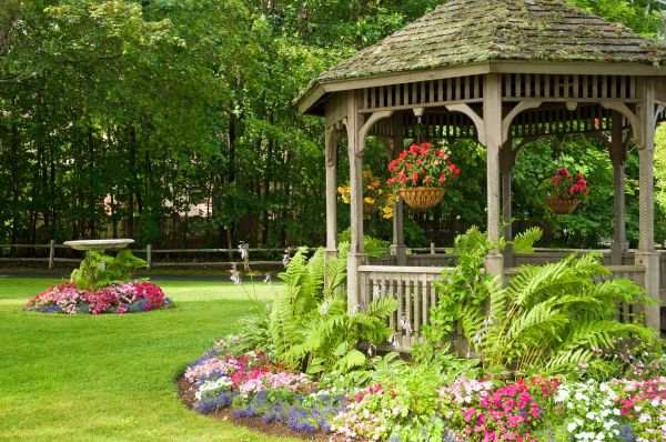 Backyard Landscaping Service in Bloomington