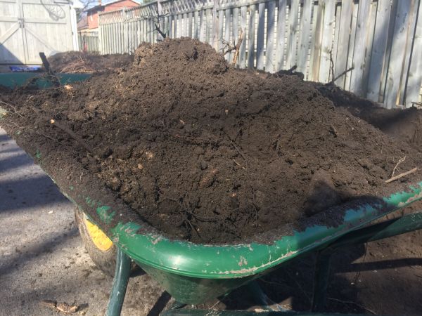 Residential Dirt Delivery in Bloomington