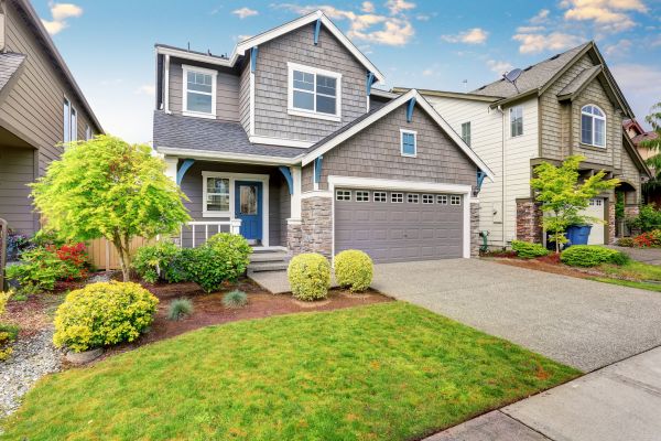Curb Appeal Landscaping in Bloomington
