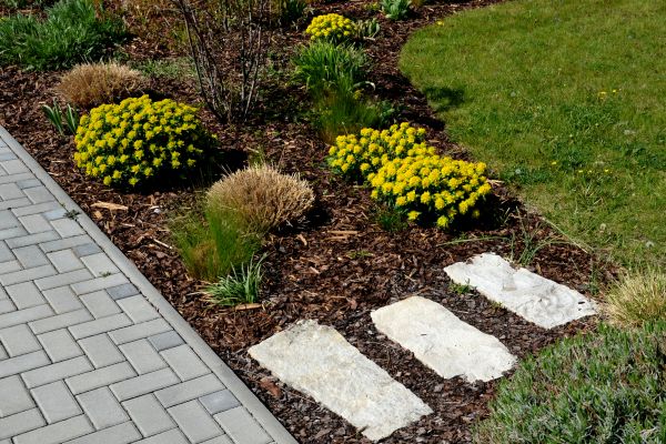 Garden Mulch Installation in Bloomington